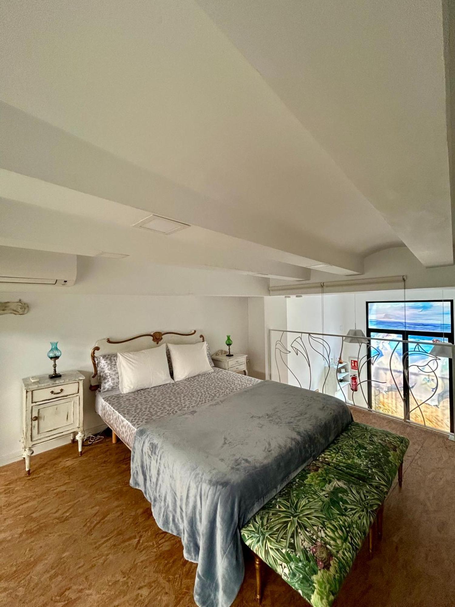 Loft Con Mucha Luz En El Centro Barrio Ruzafa Villa Valencia Bagian luar foto